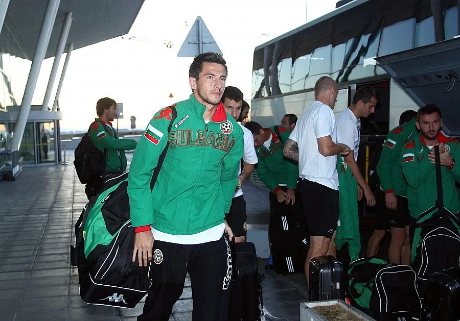 Пускат Манолев без пари