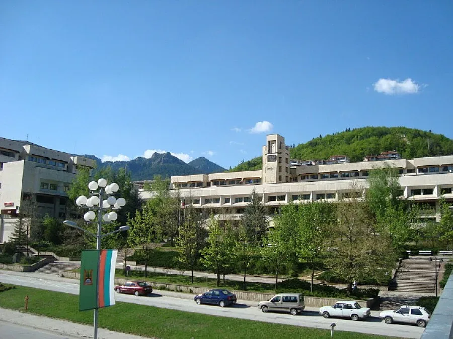 Намаляват работното време на кметски наместници в Смолянско