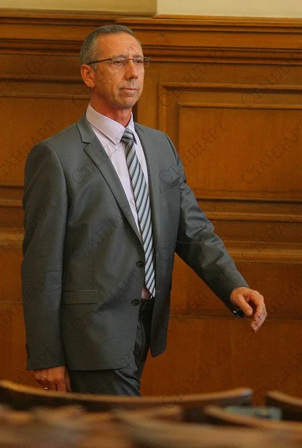 Башев: Синът ми няма да започва работа в ДАНС