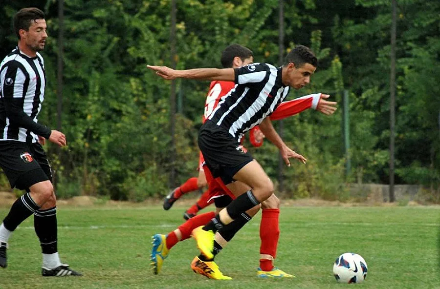 Тунизиец изнудва "Левски" и Коко