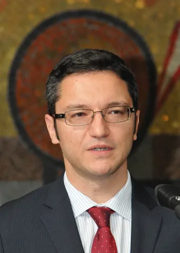 Вигенин: Българите заслужават признание от Лондон