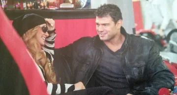 Анелия с тайнствен мачо 