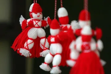 Търговци плащат по 7 лв. на ден за продажба на мартеници