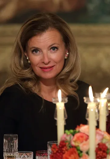 Приятелката на Оланд в болница след скандалната му афера