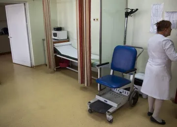 Всяка десета медсестра пенсионерка