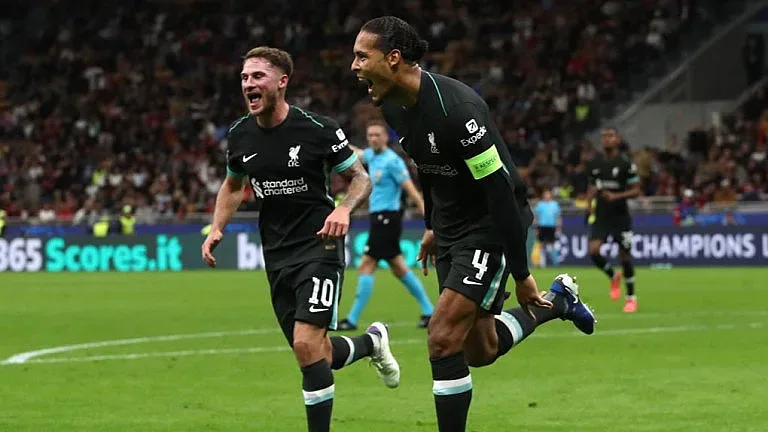 Остава ли?Футболна икона иска да преподпише с Ливърпул