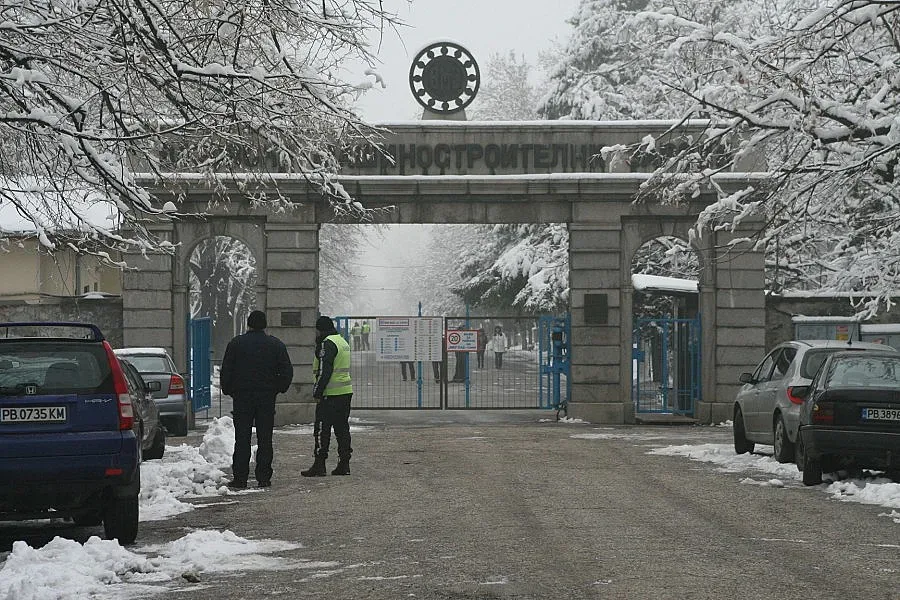 ВМЗ набира работници заради нова поръчка