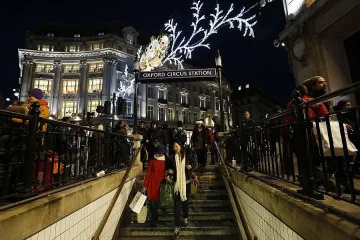 Над половината кражби в лондонското метро са от румънци