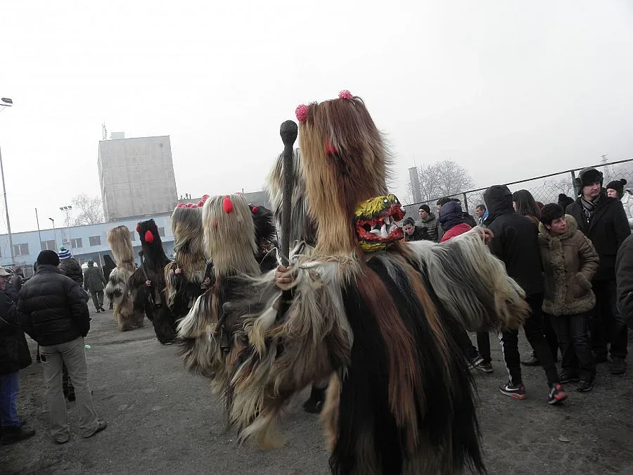4000 кукери разтърсиха Симитли