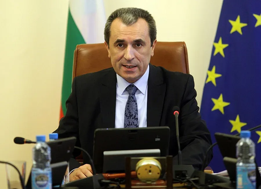 Чистят стратегиите от скучна теория