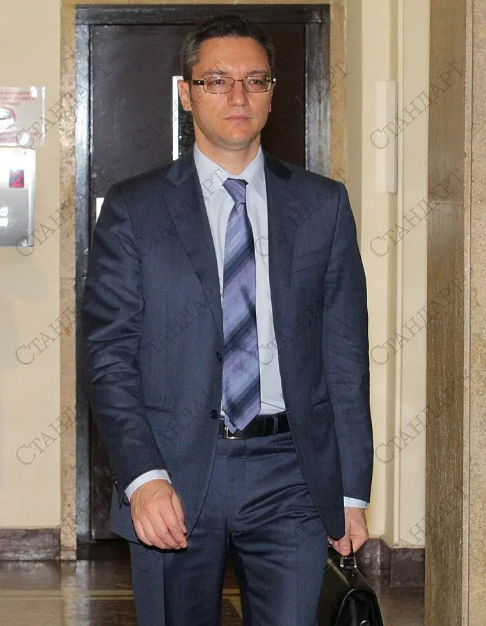 Вигенин: Скопие да се разбере със съседите