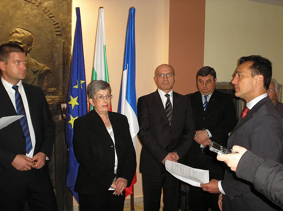 Наградиха зам.-кмет с френски орден