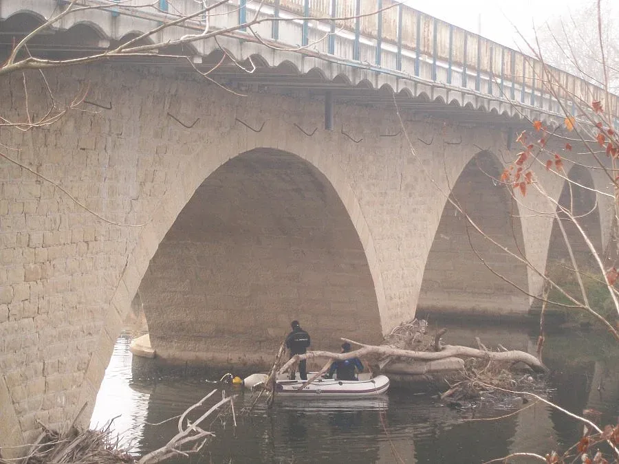 Влюбена ученичка се хвърли в Искър