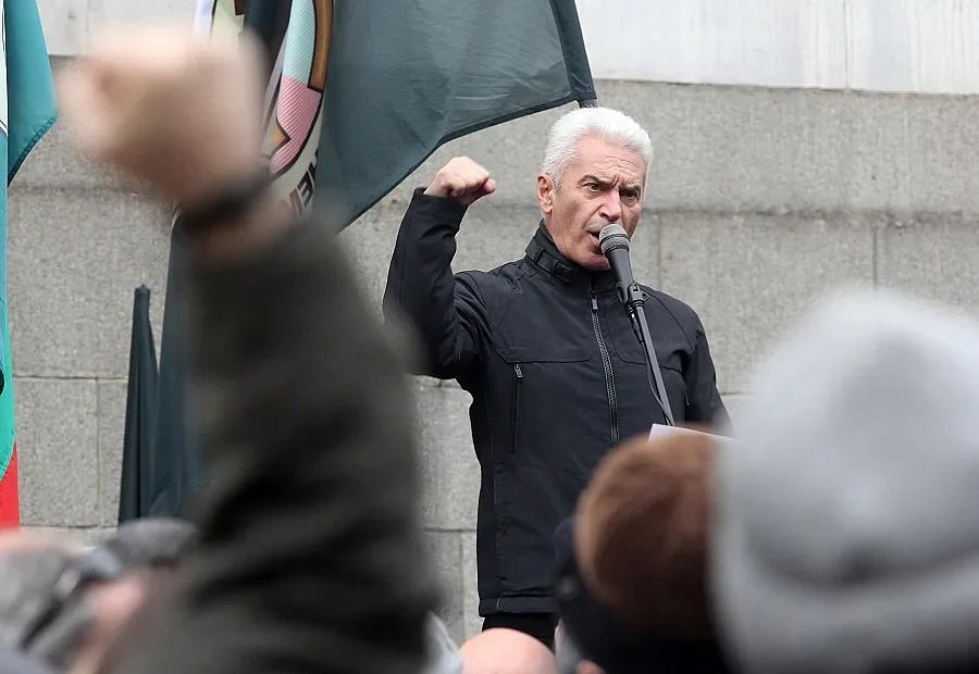 Появиха се слухове, че Сидеров пак е във Варна