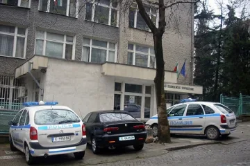 Кола лумна в пламъци в Сандански