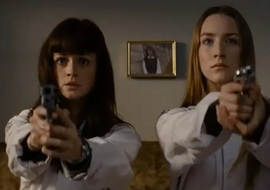 Тийнейджърки убиват по поръчка