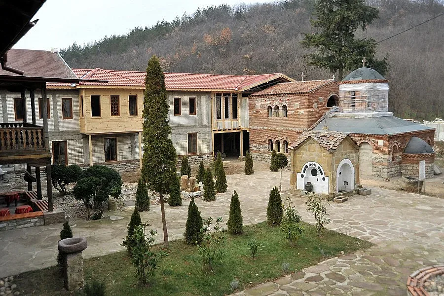 Лопушанският манастир възкръсва три пъти