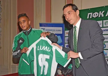 "Лудогорец" закова асове с договори