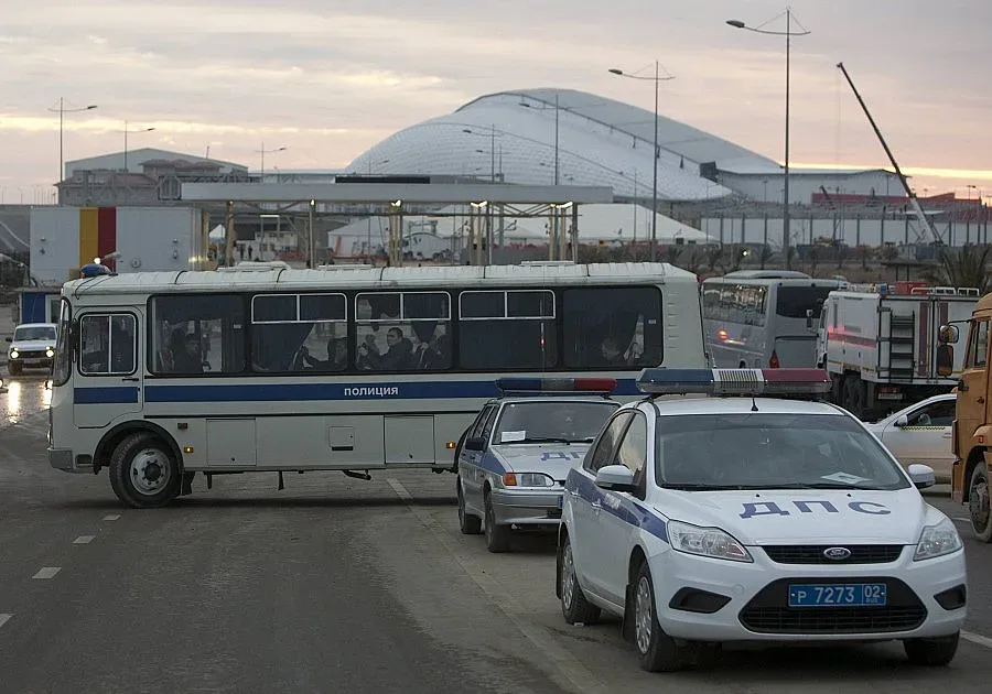 Русия в бойна готовност след шест разстрела