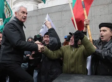 Залагат в нета за имунитета на Сидеров