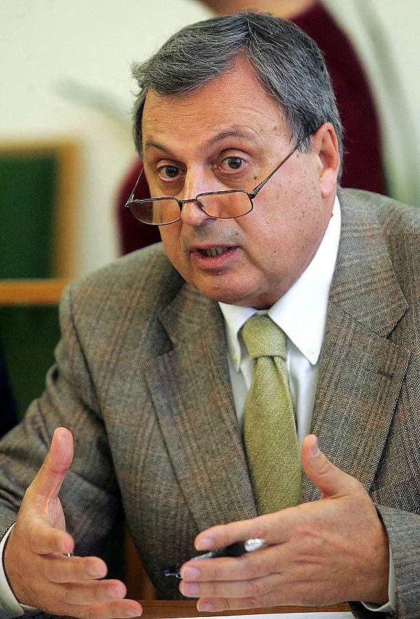 Данев: Искат да платим, че ще научим учениците на работа