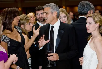 Клуни събра звезди на текила парти