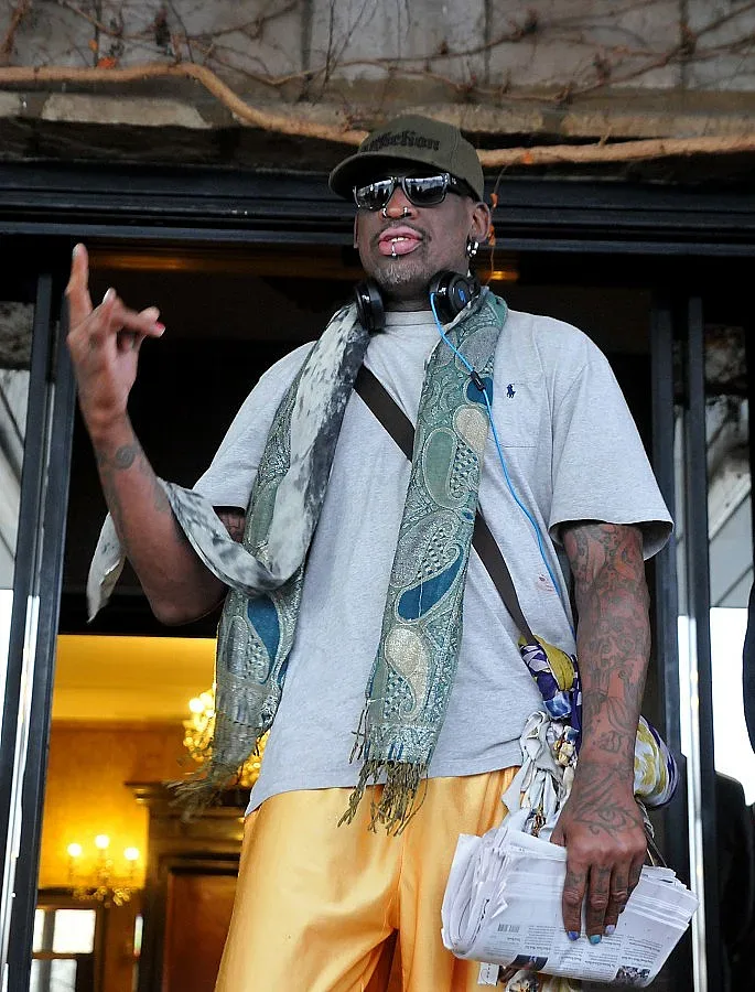 Мъже напират за "Къртицата"