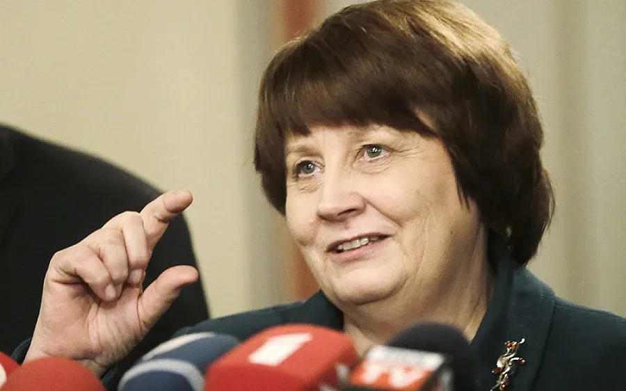 Латвия за пръв път с дама премиер