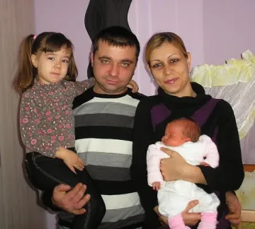 Бебе'2014 проплакало "по поръчка" на кака