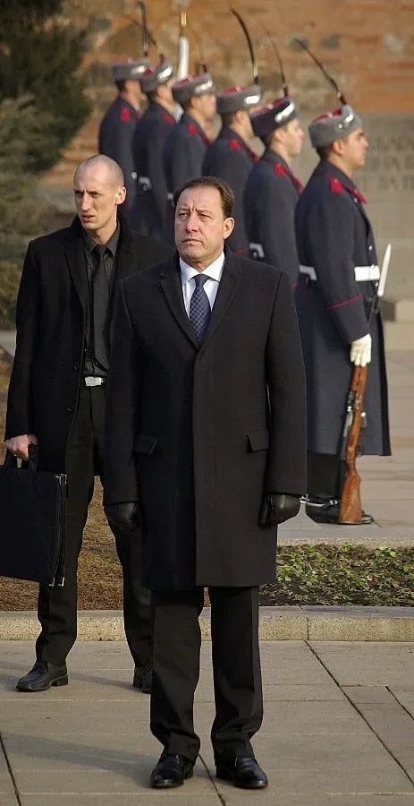 Може и да отрежем либийците за обучение у нас