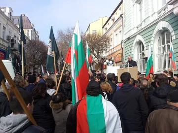 Сидеров към журналисти: Хищници и лешояди