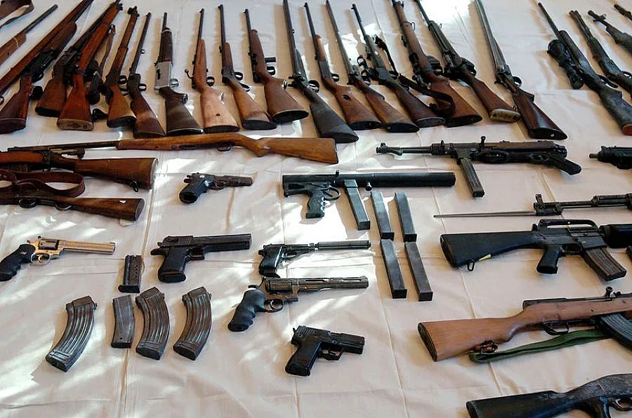 Чехия била транзит за оръжие