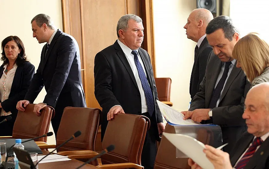 Орешарски иска от министрите график