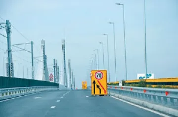 Тираджии благославят Дунав мост 2