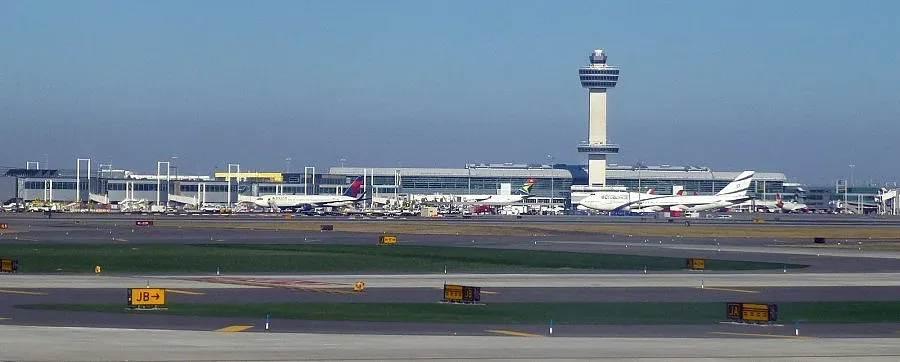 Самолет излезе от пистата в Ню Йорк