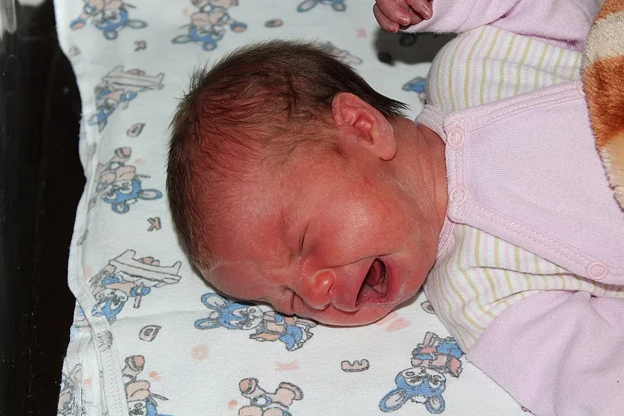 Малката Сияна от Старозагорско е бебе на 2014 г.