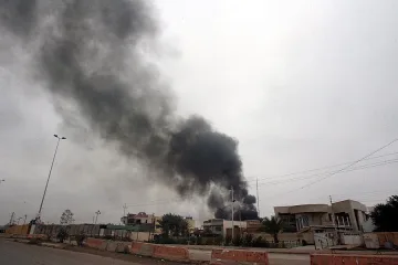 Иракската армия обстрелва Фалуджа