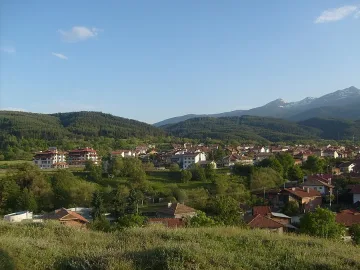 Вдигнаха над 20 хотела в Добринище заради планина и вода
