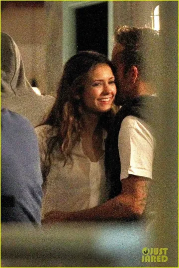 Нина Добрев заби ново гадже