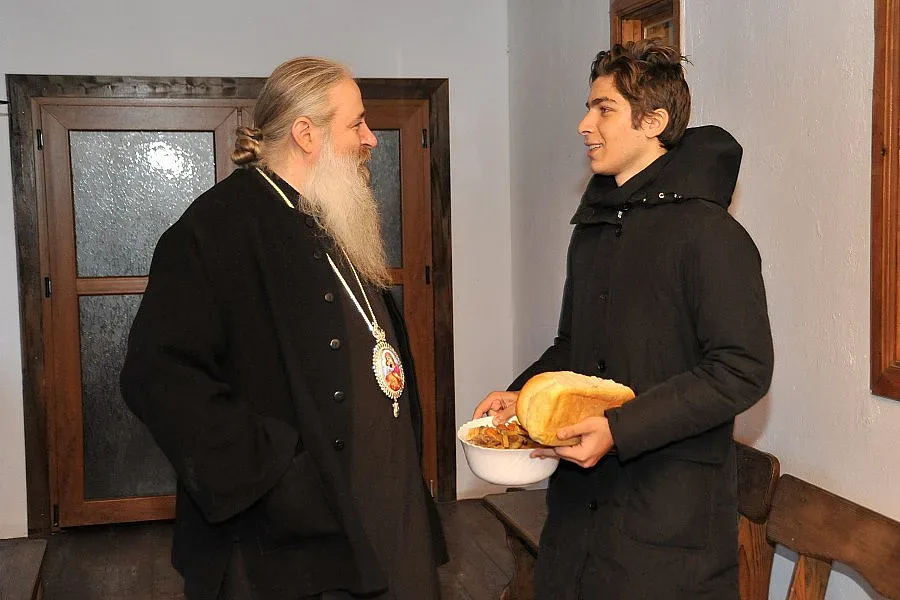 Сионий приюти 7 бежанци