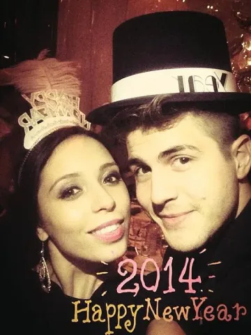 Мика Стоичков предлага рокли на промоция