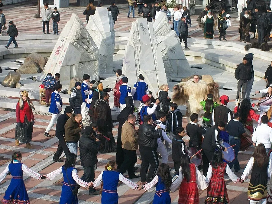 Кукерски групи не можаха да изнудят община за повече пари