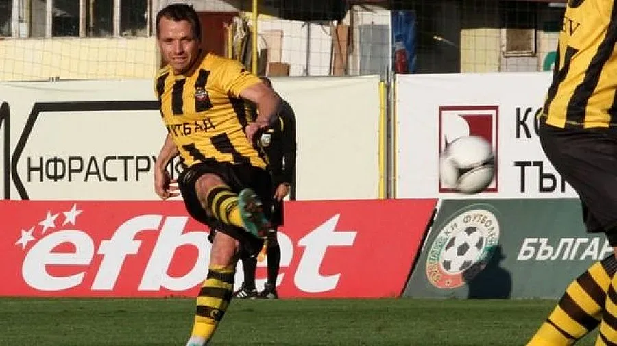 Ботев разтрогна с Галчев, той продължава в ЦСКА