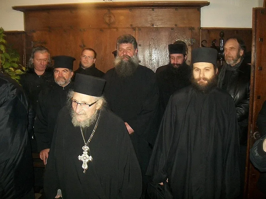 Свещеници : Дометиан създава впечатление за църковен преврат