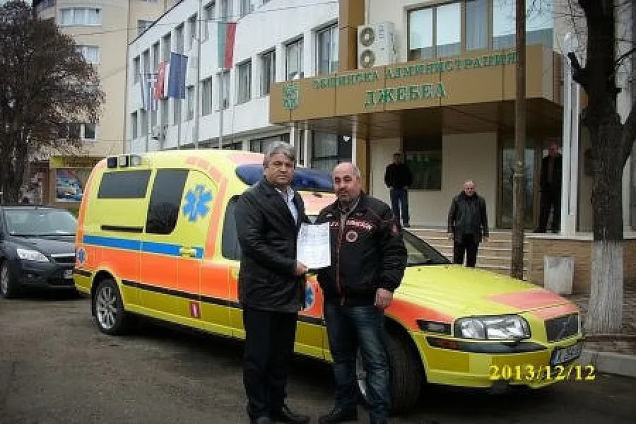 Емигрант от Швеция дари линейка на Джебел