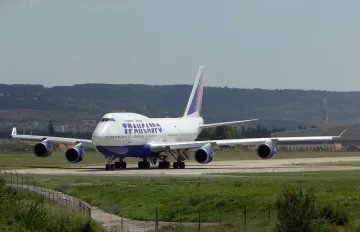 12 самолета с туристи излитат от София