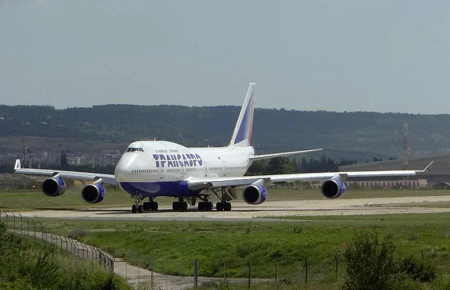 12 самолета с туристи излитат от София