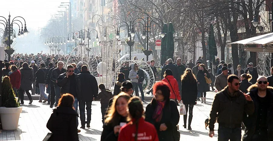 Новата година ни посреща с облаци