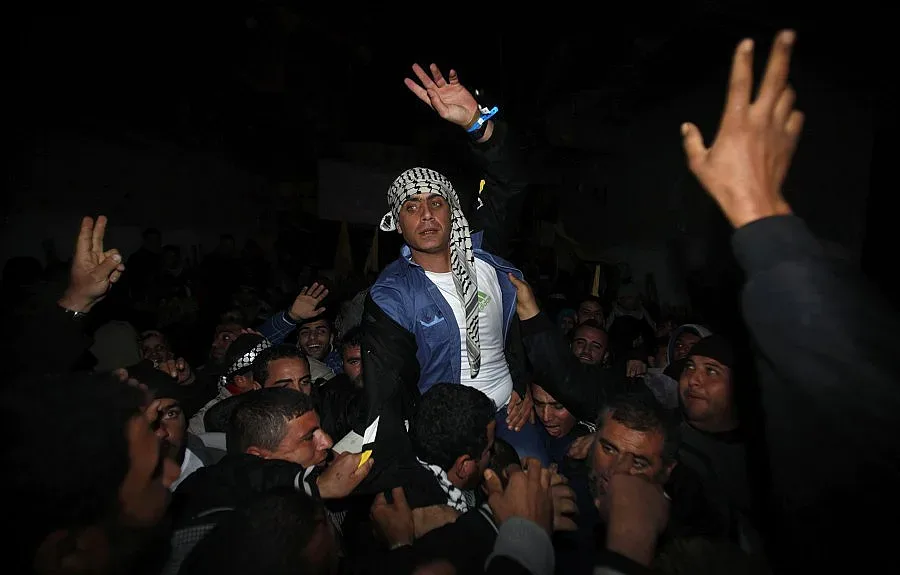 Израел освободи 26 палестински затворници