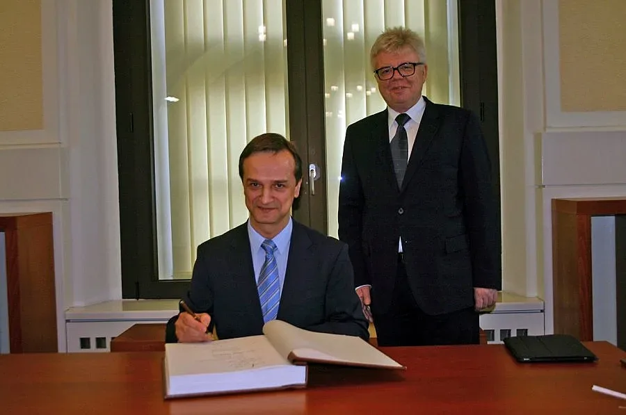 Die Welt: Дебатите за имигрантите в Германия разгневиха БГ посланика 